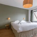 Modern With Balcony Near Center Ferienhaus *