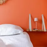 Modern With Balcony Near Center Ferienhaus