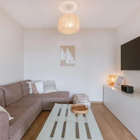 Modern With Balcony Near Center Ostend