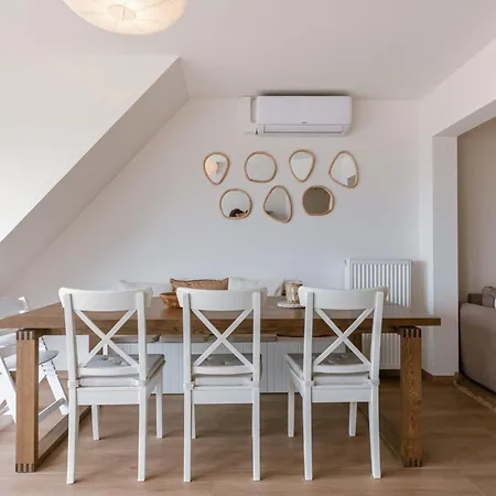 Ferienhaus Modern With Balcony Near Center *