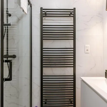 Modern With Balcony Near Center Ferienhaus Ostende