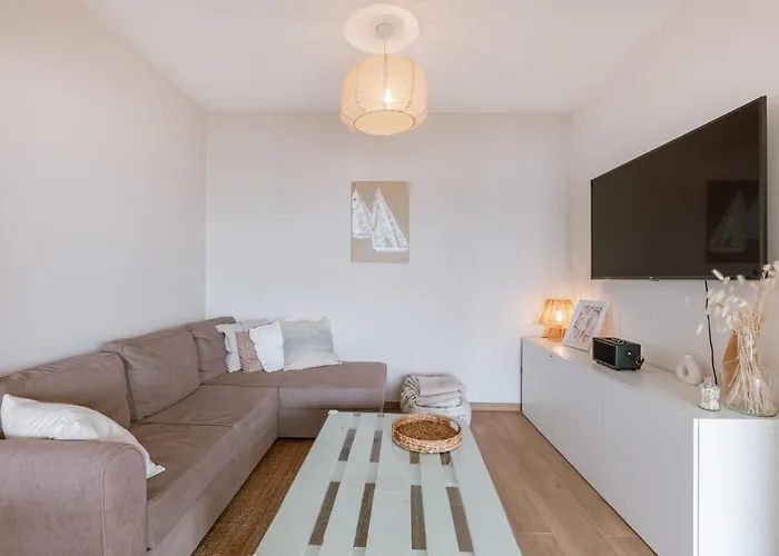 Modern With Balcony Near Center Ostend