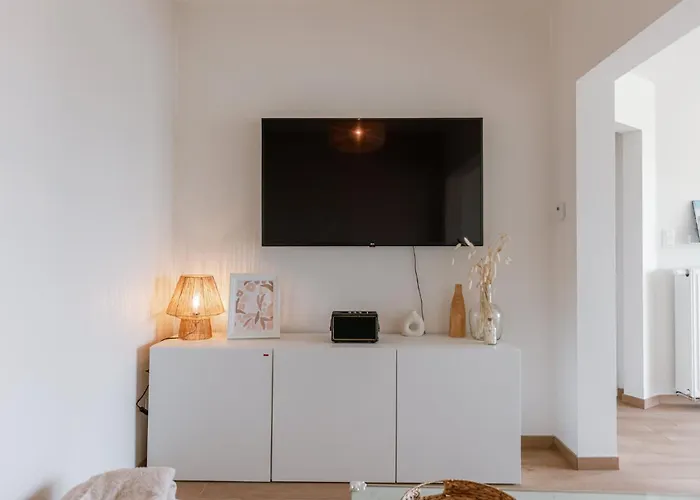 Modern With Balcony Near Center Holiday home *