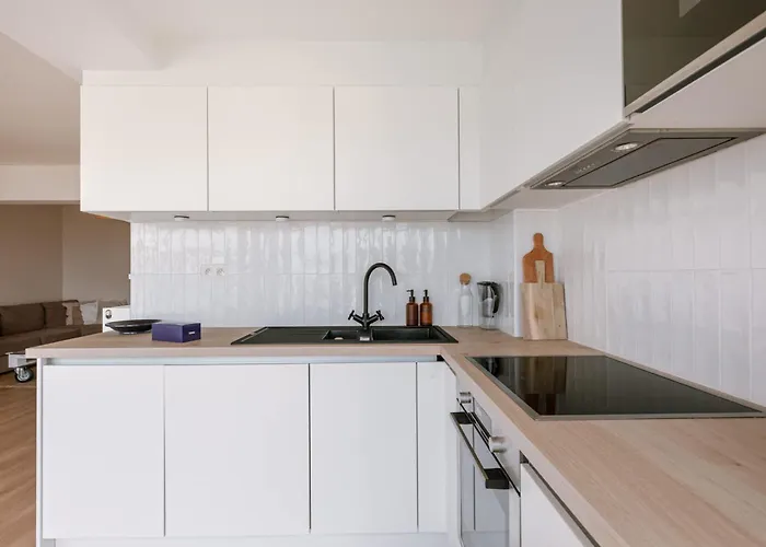 Modern With Balcony Near Center Ostend