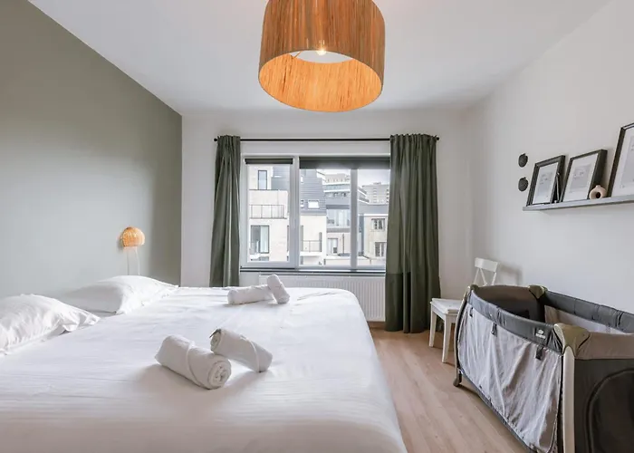 Modern With Balcony Near Center * Ostend